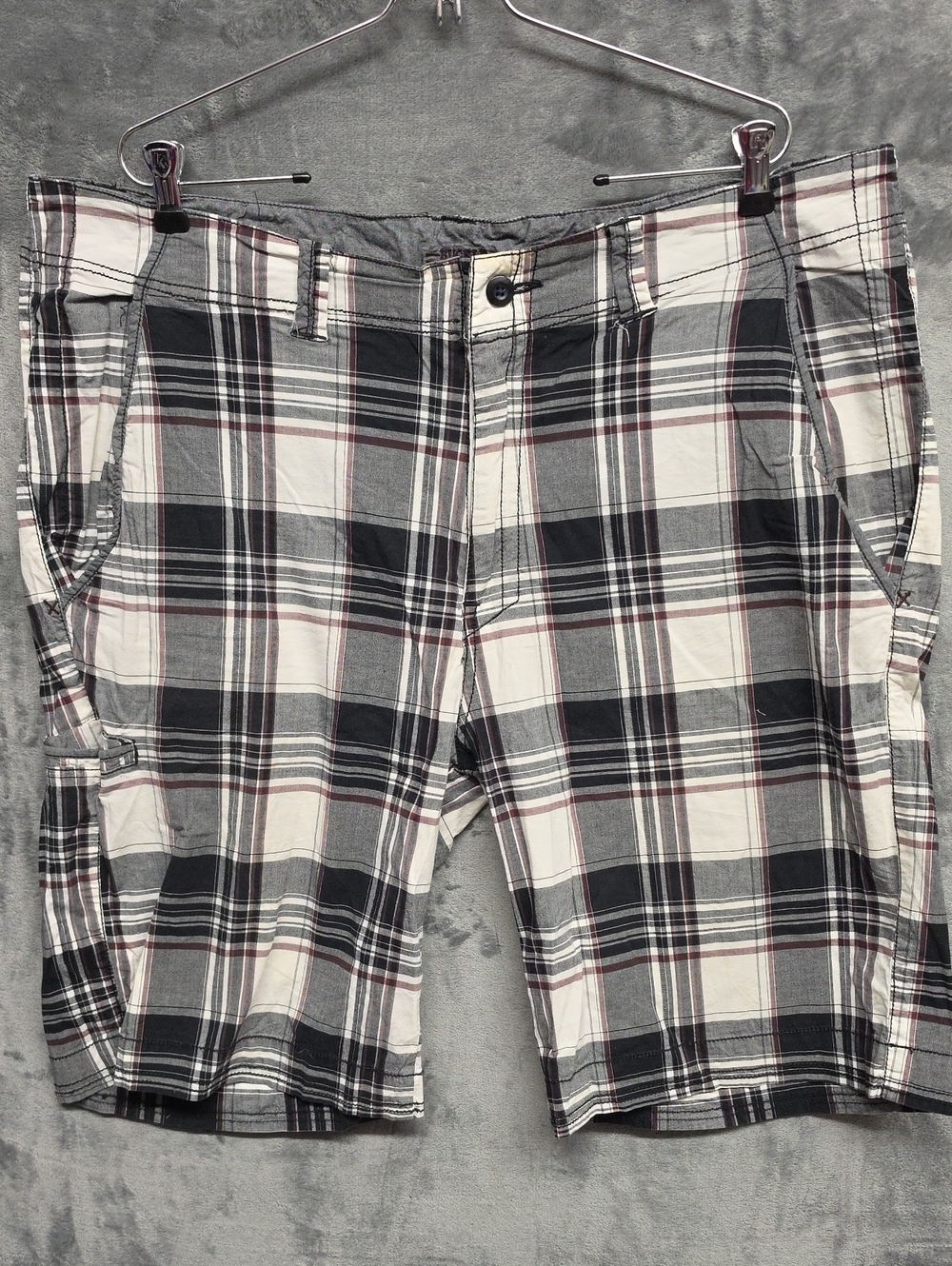 Buckle Men's Black, White & Gray Plaid Cargo Shorts